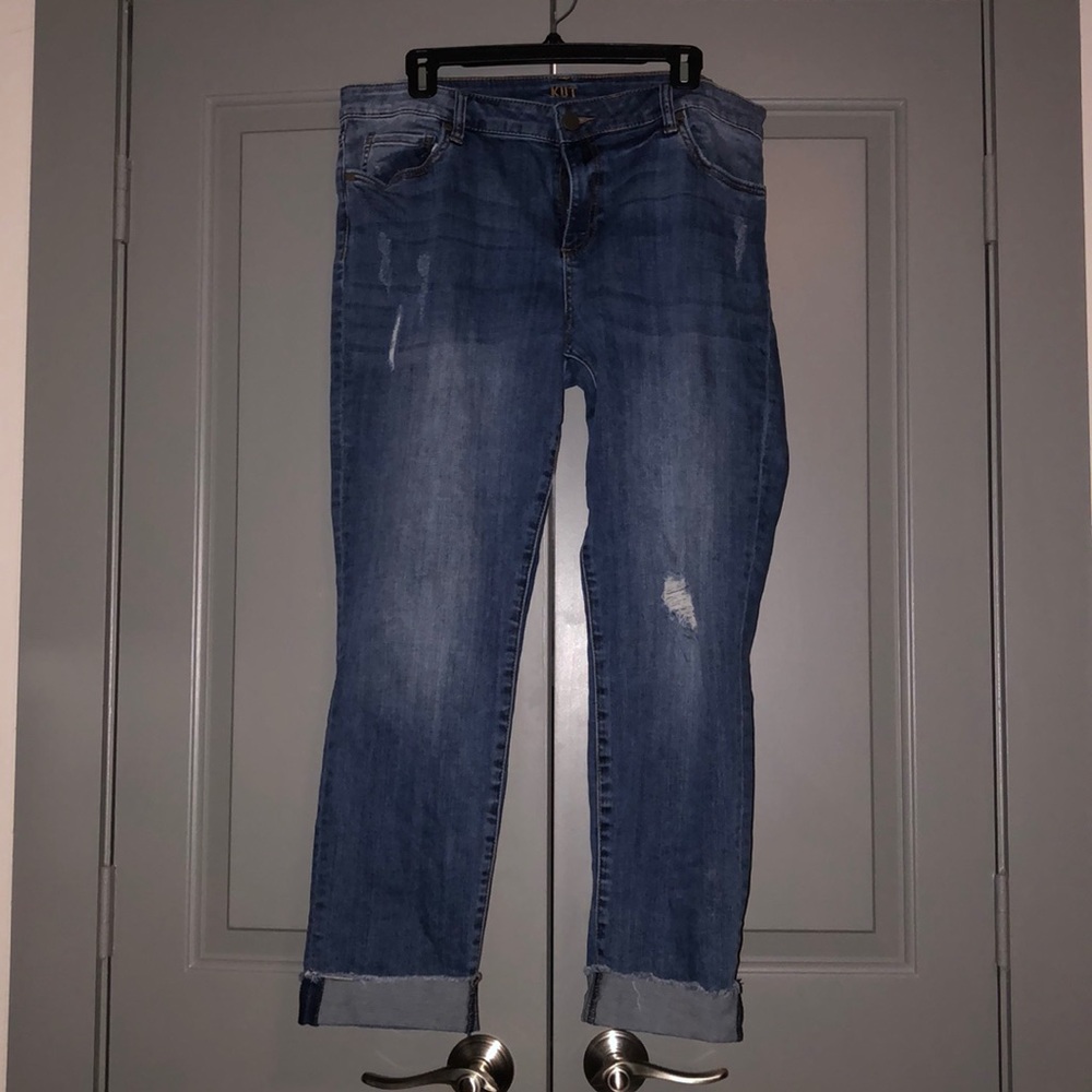 Distressed Light Wash Crop Jeans